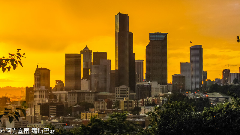 USA 2014 - 4536 - Seattle - Skyline Sunset from Dr. Jose Rizal Park