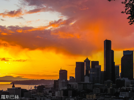 USA 2014 - 4576 - Seattle - Skyline Sunset from Dr. Jose Rizal Park
