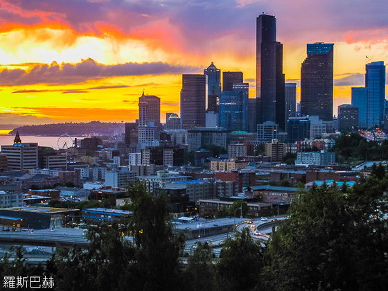 USA 2014 - 4578 - Seattle - Skyline Sunset from Dr. Jose Rizal Park