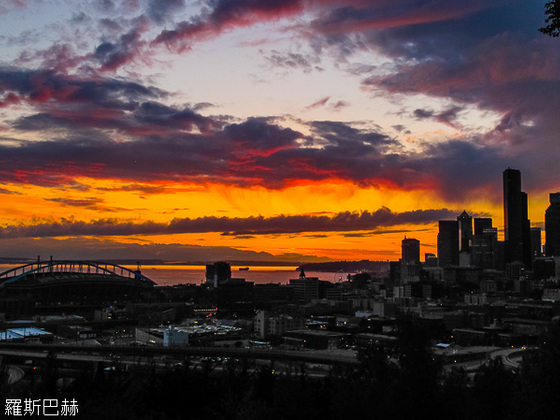 USA 2014 - 4583 - Seattle - Skyline Sunset from Dr. Jose Rizal Park